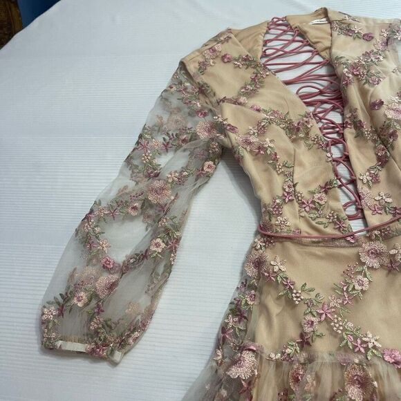 Hello Molly Floral Embroidered Strappy Dress Size 8 - Picture 8 of 13